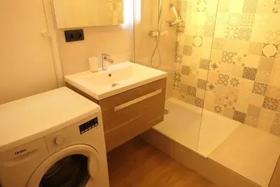 Image de 2ème étage, vue dégagée, piscine, balcon, parking, télévision, casier à ski, 30m², Saint Gervais
