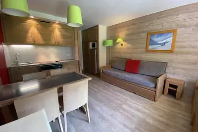 Image de Centre station, 3ème étage, vue forêt, balcon, télévision, casier à ski, 35m², La Tania