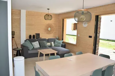 Image de Chalet, Rez-de-chaussée, parking, casier à ski, 85m², Pralognan-la-Vanoise