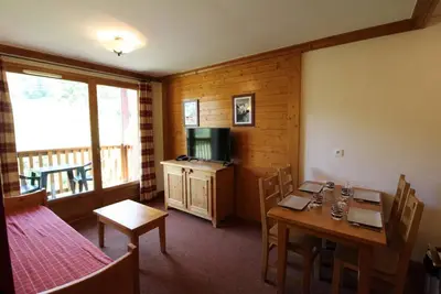 Image de 150m des commerces, 3ème étage, remise en forme, piscine, balcon, télévision, casier à ski, 30m²
