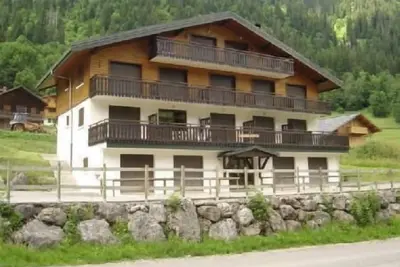 Image de Rez-de-chaussée, terrasse, parking, télévision, casier à ski, 28m², Châtel