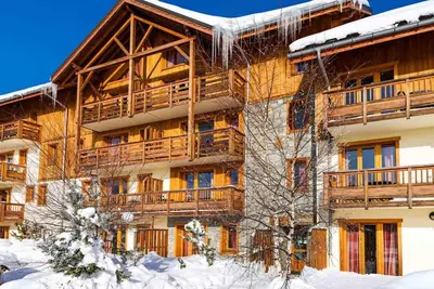 Image de Rez-de-chaussée, remise en forme, piscine, sauna, hammam, terrasse, balcon, parking, télévision