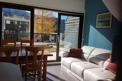 Image de 200m du centre station, 1er étage, piscine, sauna, terrasse, télévision, casier à ski, 40m², Flaine
