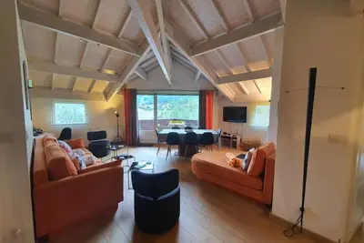 Image de 4ème étage, vue station, cheminée ou poêle à bois, télévision, 120m², Serre Chevalier