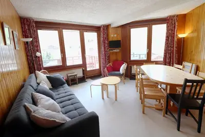 Image de 10m du centre station, 3ème étage, balcon, télévision, casier à ski, 58m², Tignes