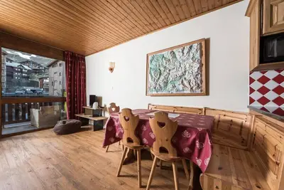 Image de 1er étage, balcon, télévision, 51m², Tignes
