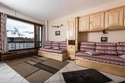 Image de 100m du centre station, 1er étage, balcon, télévision, casier à ski, 28m², Tignes