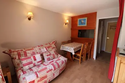 Image de 100m du centre station, 3ème étage, balcon, télévision, casier à ski, 18m², Tignes