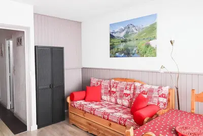Image de 100m du centre station, 3ème étage, balcon, télévision, casier à ski, 33m², Tignes