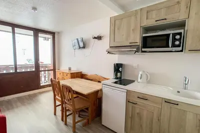 Image de 100m du centre station, 4ème étage, balcon, télévision, casier à ski, 18m², Tignes