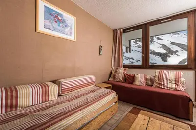 Image de 100m du centre station, 2ème étage, balcon, télévision, casier à ski, 24m², Tignes