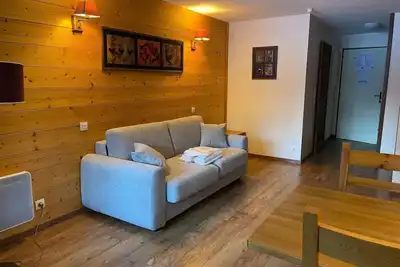 Image de 3ème étage, balcon, télévision, casier à ski, 28m², Brides Les Bains