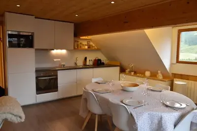Image de 10m du centre station, 3ème étage, vue pistes de ski, télévision, casier à ski, 75m², Montgenèvre