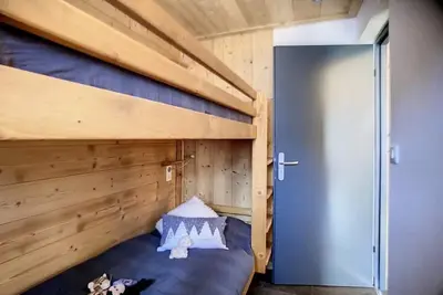 Image de À 100m des pistes de ski, 1er étage, vue montagne, balcon, télévision, casier à ski, 29m²
