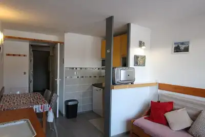 Image de 210m des commerces, Rez-de-chaussée, balcon, parking, télévision, casier à ski, 25m², Alpe d'Huez