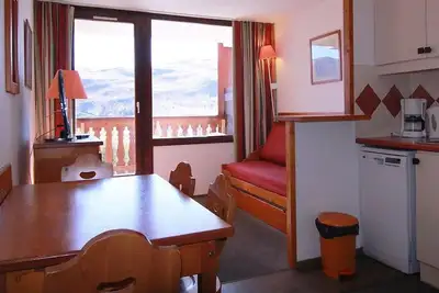 Image de 210m des commerces, 6ème étage, balcon, parking, télévision, casier à ski, 24m², Alpe d'Huez