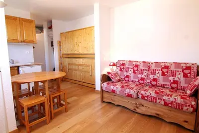 Image de 100m des commerces, 3ème étage, télévision, casier à ski, 22m², Alpe d'Huez