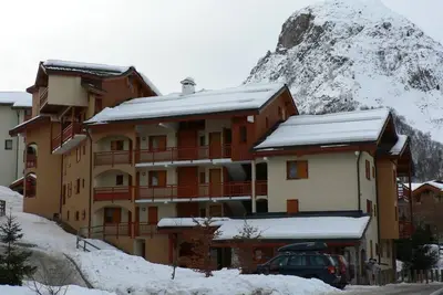Image de À 100m des pistes de ski, Rez-de-chaussée, balcon, télévision, casier à ski, 47m²