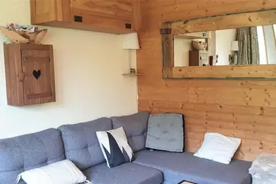 Image de 10m du centre station, balcon, télévision, casier à ski, 26m², La Plagne