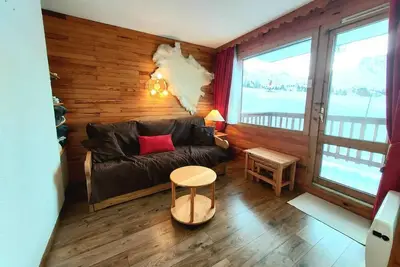 Image de 100m des commerces, 1er étage, vue pistes de ski, balcon, télévision, 26m², La Plagne