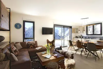 Image de 300m des commerces, 4ème étage, terrasse, télévision, casier à ski, 90m², Les 2 Alpes