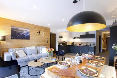 Image de 300m des commerces, 1er étage, balcon, télévision, casier à ski, 83m², Les 2 Alpes
