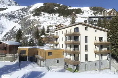 Image de 300m des commerces, 2ème étage, terrasse, télévision, casier à ski, 47m², Les 2 Alpes