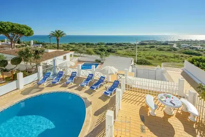 Image de Villa 'Albuar' avec vue sur la mer, piscine, jardin et Wi-Fi.