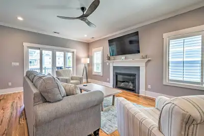 Image de Bright Coastal Abode with Porch & Beach Access!
