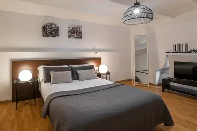 Image de 3 bedrooms | Tv | Central location | Modern