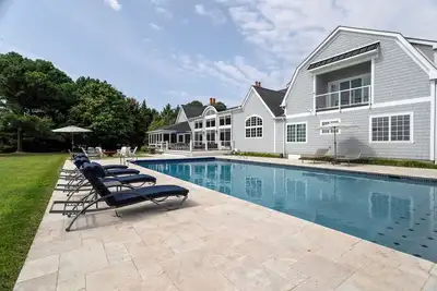 Image de Minutes from Downtown Easton and St. Michaels | Pool | Private Dock | Luxury