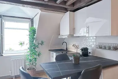 Image de Appartement Paris 9ème: Proche Opéra, Wifi & Confort!