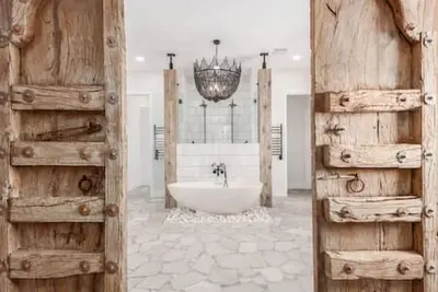 Image de Dashing New Build Old Town Scottsdale Heated Pool