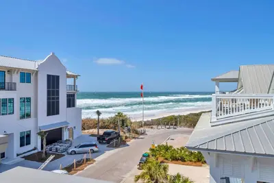 Image de Endless Gulf Views~Steps2Beach~6 Bikes~Pool~Gourmet Kitchen~Churchill Dunes