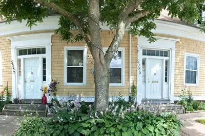 Image de Heritage Townhouse in Downtown Halifax