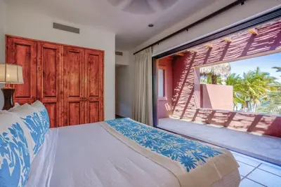 Marcela up: Oceanview 2 bedr with private balcony
