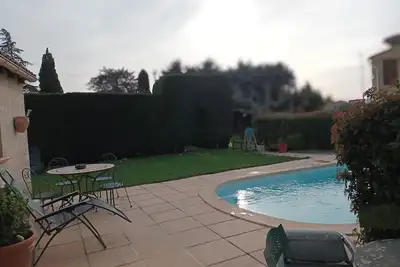 Image de rez de villa piscine 5 minutes des plages