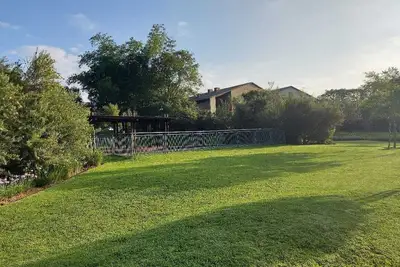 Image de Apartment with Lush green garden and a Pool