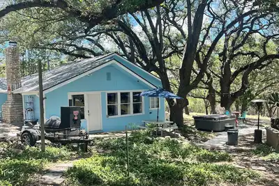 Image de 130 Acres with cabin in the woods-- 7 miles from downtown Boerne