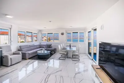 Image de Beachfront | 3 bedrooms | for 6 per. | Sea view