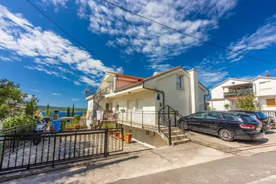 Image de Appartement de vacances Crikvenica pour 2 - 5 personnes avec 2 chambres à coucher - Appartement de v