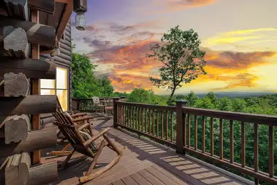 Image de Top Rated Blue Ridge Log-Cabin w Long Range Views