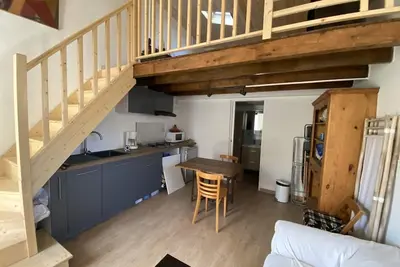 Image de Grand studio neuf climatisé dans maison au calme