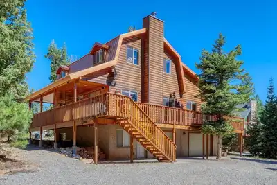 Image de Mountain retreat in Duck Creek. Prime location.