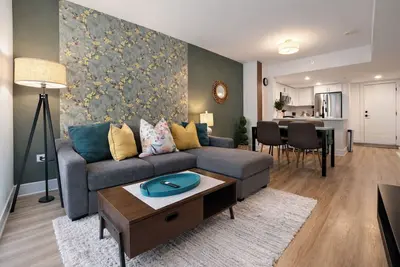 Image de Dreamy Extended Stay Amazon King Bed 1br Garage, Pool, Balcony Gym Near Dc, Dca