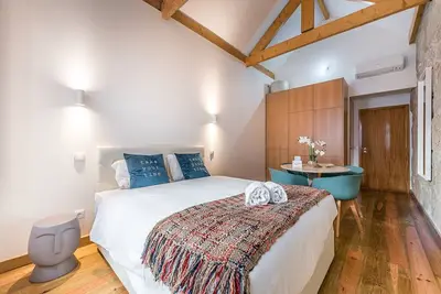 Image de GuestReady - Studio en pierre de Miragaia 2t