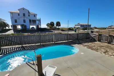 Image de Direct beach access with Private Pool!