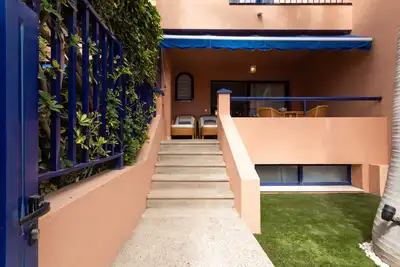 Image de 5 minutes from the beach, pool in beautiful grounds, 2 private terraces,