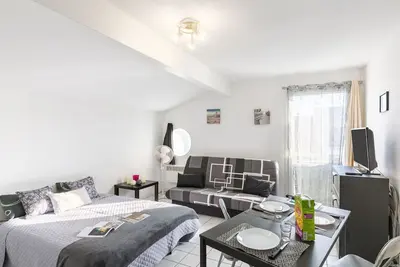 Image de Confortable appartement pour 2 personnes avec Wifi, Tv et animaux admis