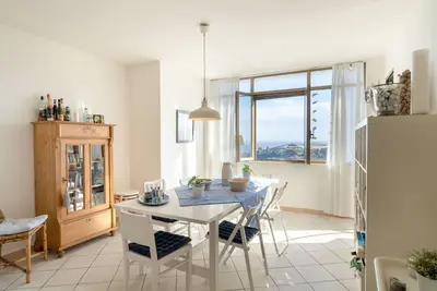 Image de Agréable appartement pour 5 personnes avec Wifi, Tv, balcon, animaux admis et parking